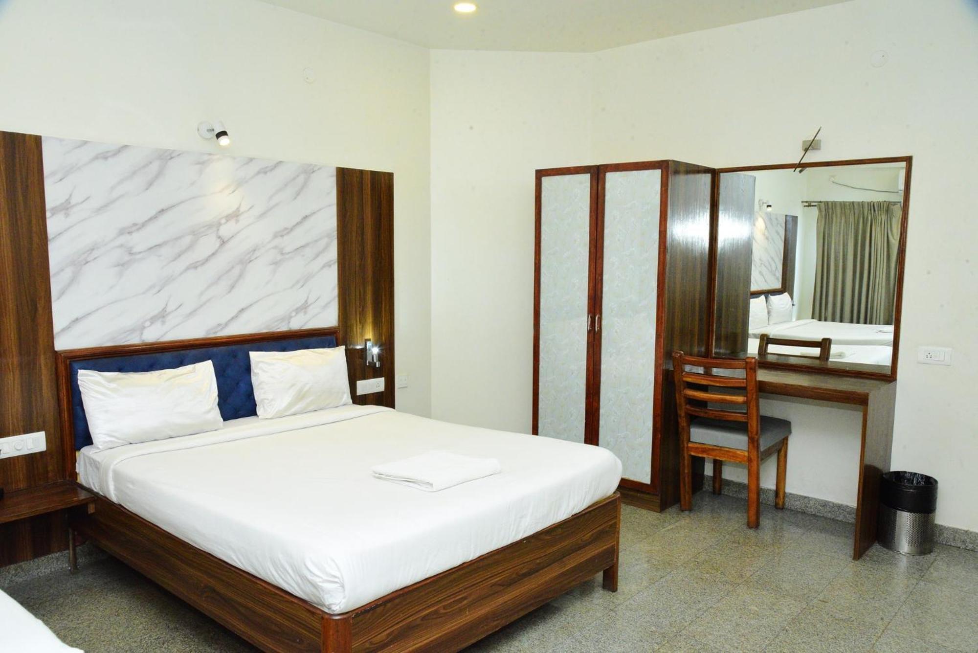 Hotel Sri Sai Residency Tumkur Exterior foto